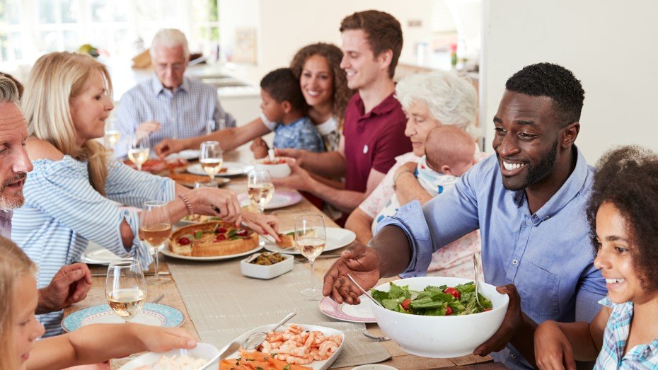 How to Organize Family Events Effectively